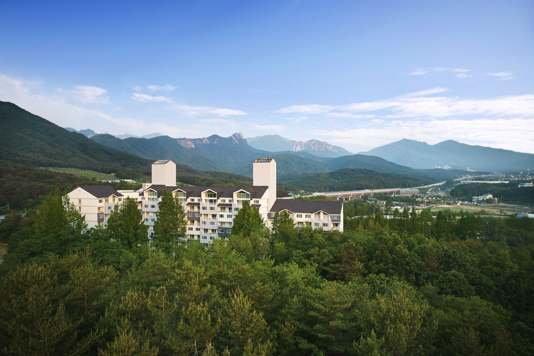 Pemandangan luar
