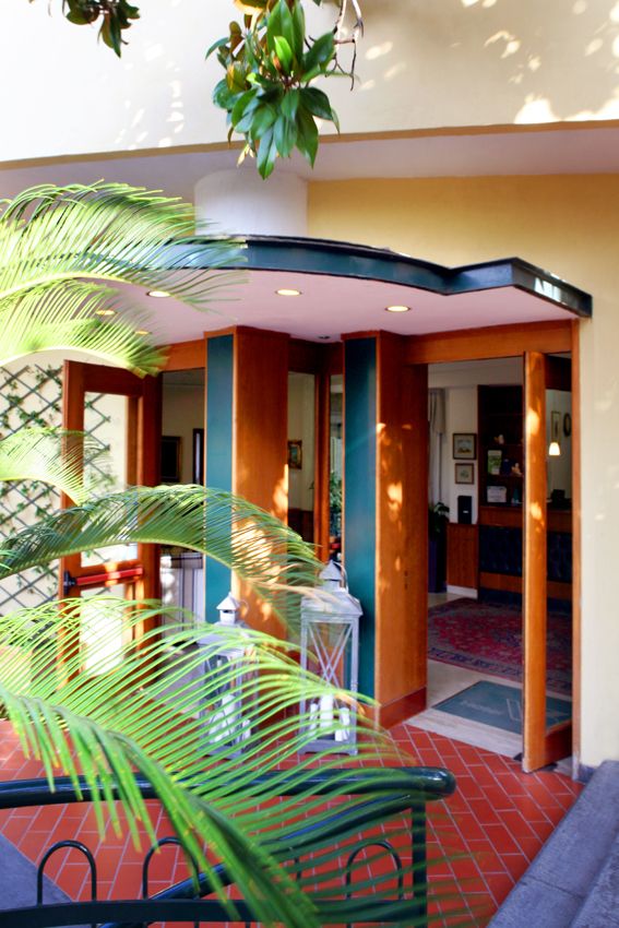 Pintu Masuk Hotel