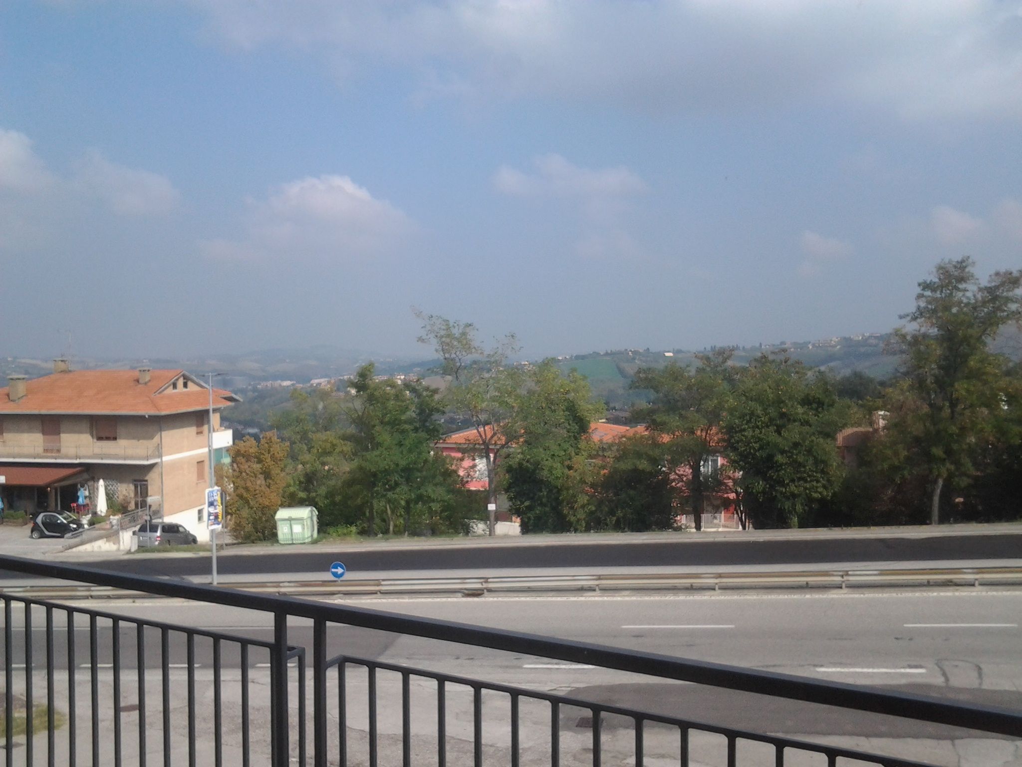 Pemandangan luar