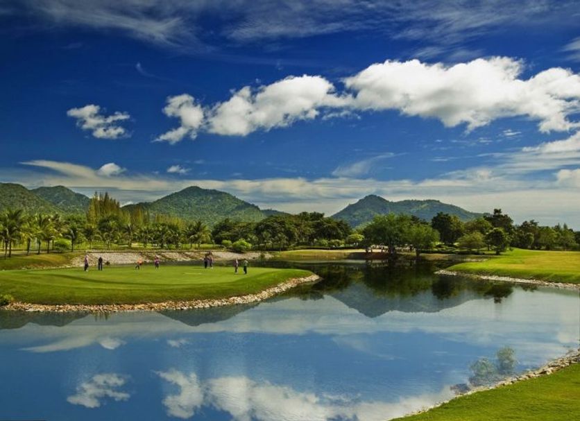 Padang golf Gambar