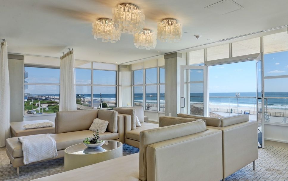 Balai Menunggu Gambar