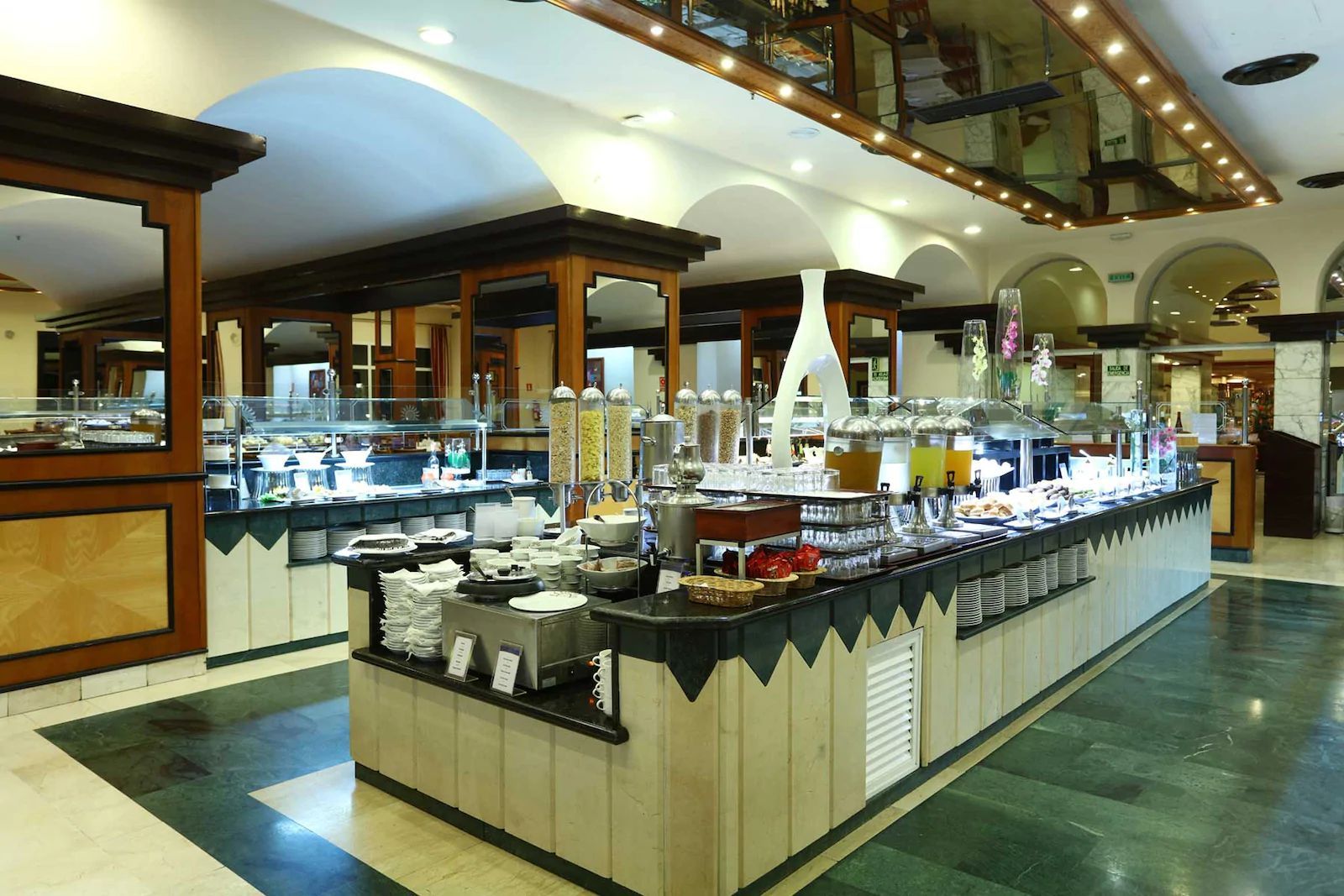 Buffet Gambar
