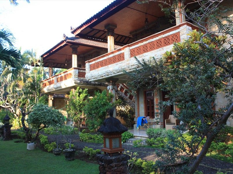 Pemandangan luar