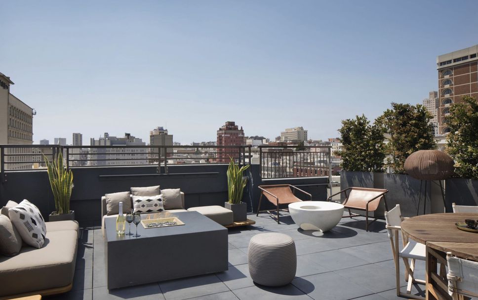 Teres di atas bumbung Gambar