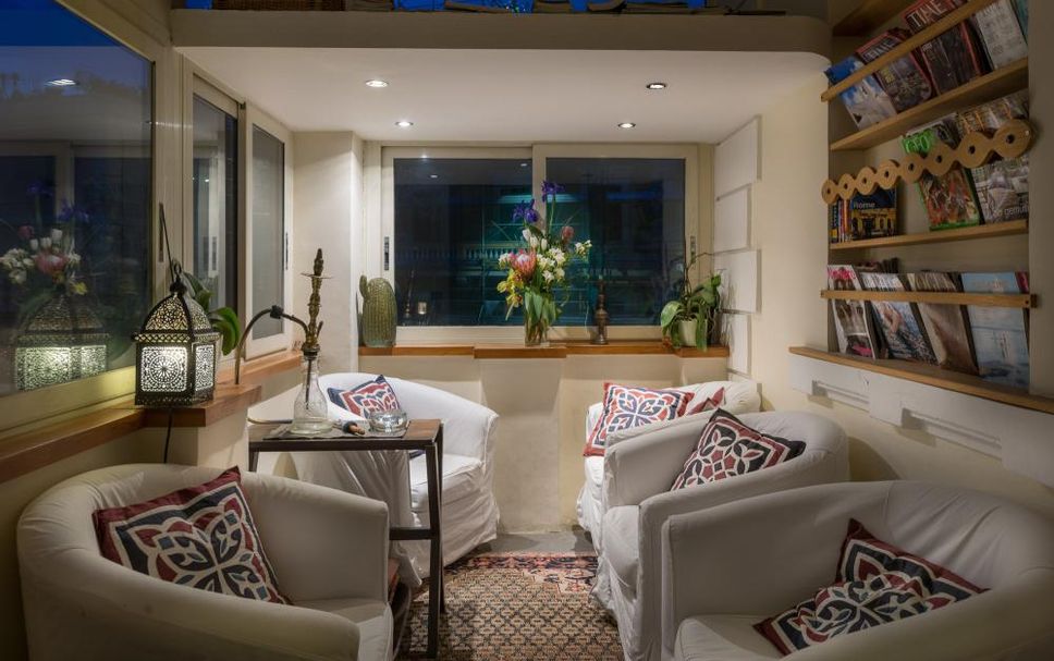 Balai Menunggu Gambar